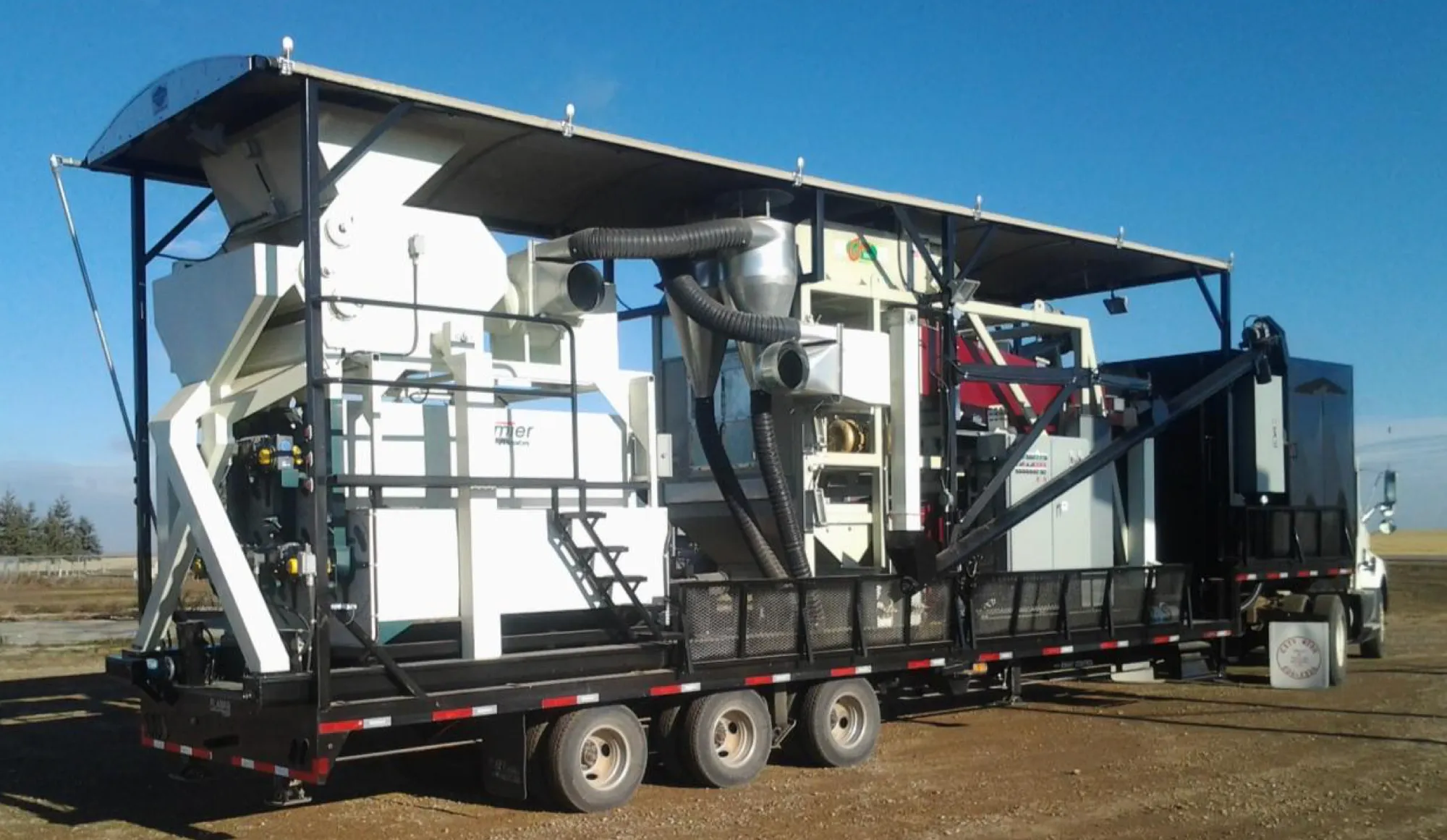 SMS 1200+ mobile grain cleaner