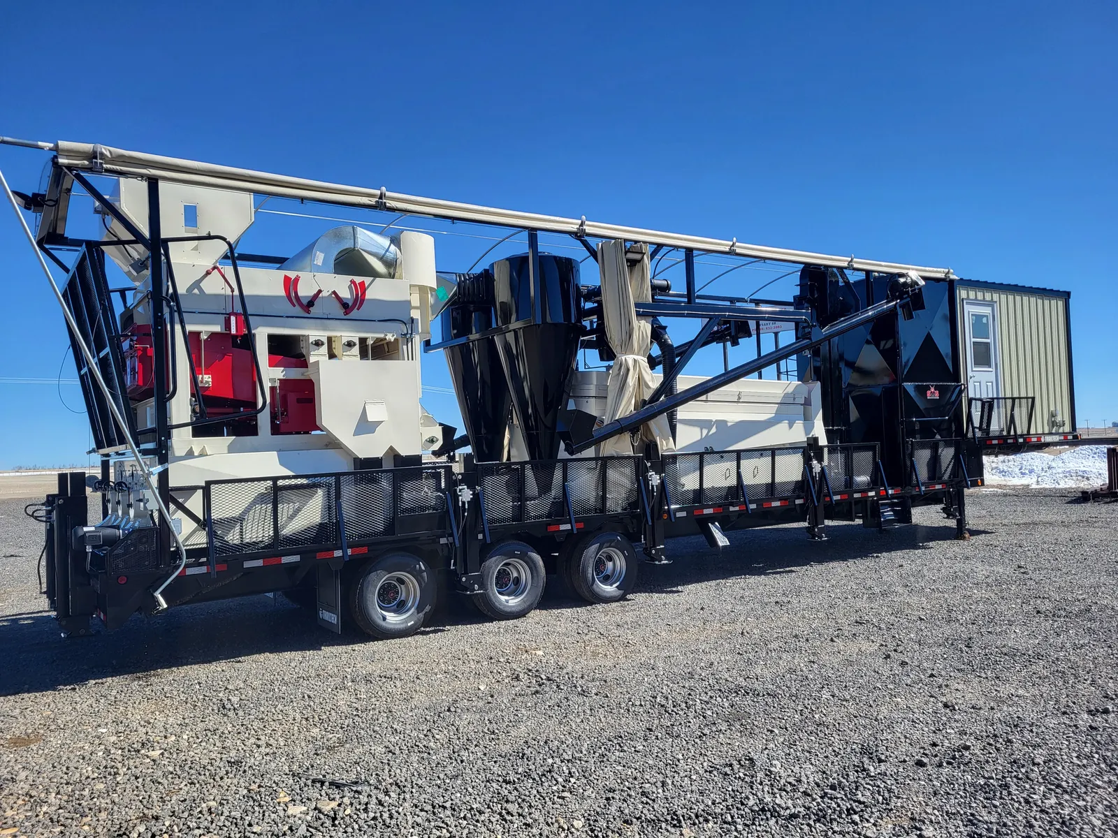 SMS 450 G mobile grain cleaner