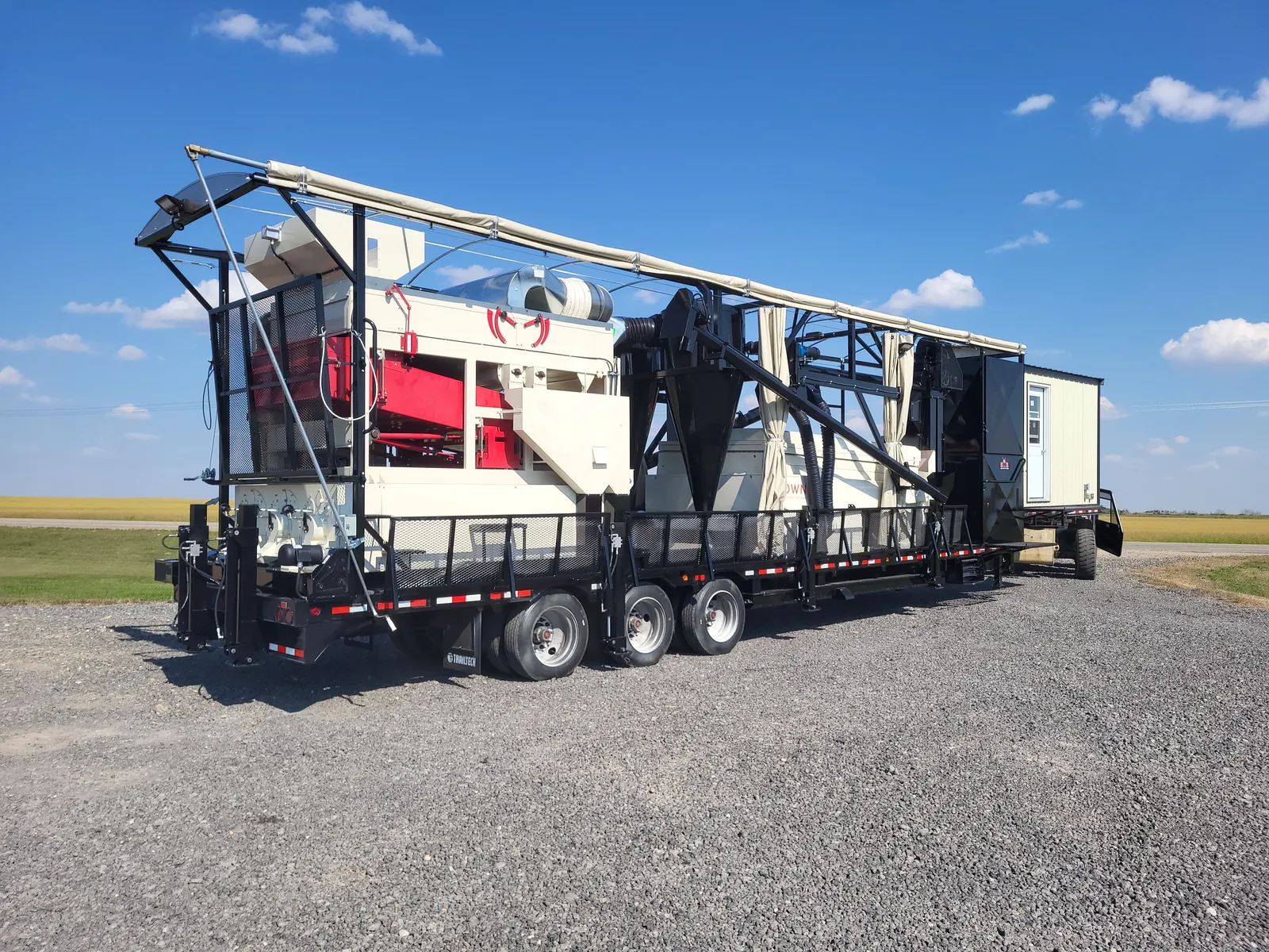SMS 650 G mobile grain cleaner